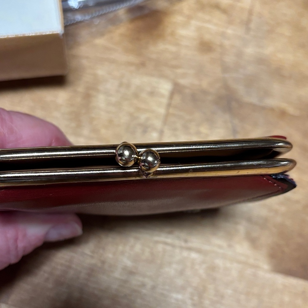 Buxton vintage rare Women's Red Leather Wallet NEW - Picture 8 of 13
